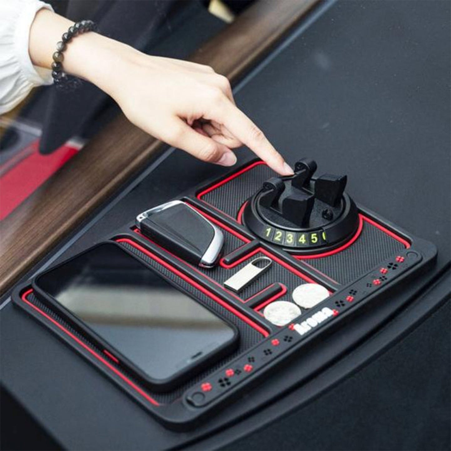 STAND -Supporto antiscivolo per auto
